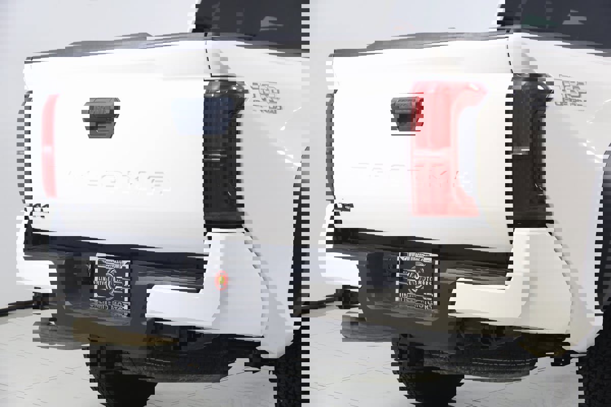 Used 2024 Toyota Tacoma TRD Off-Road image 40