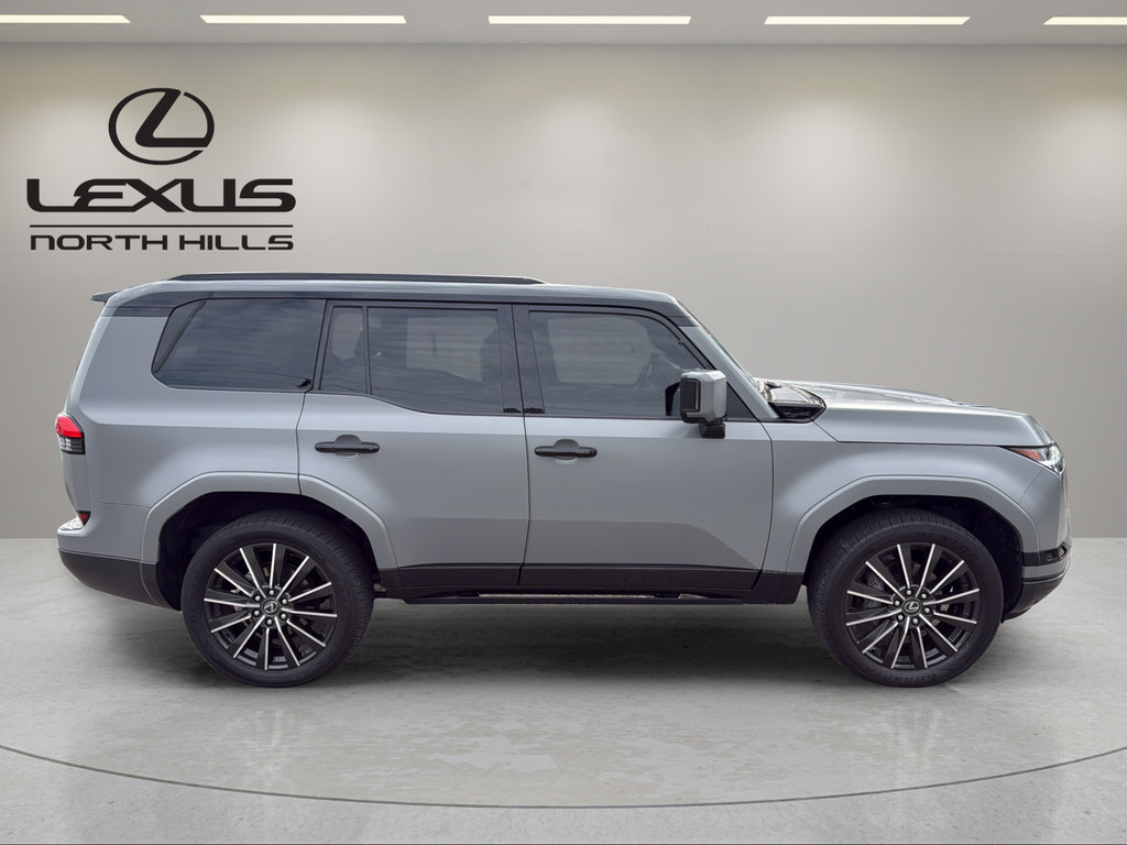 Used 2024 Lexus GX 550 w/ Accessory Package (2T) AWD/4WD image 4