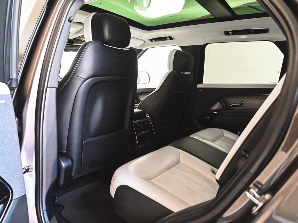 Used 2023 Land Rover Range Rover Sport SE Dynamic image 29