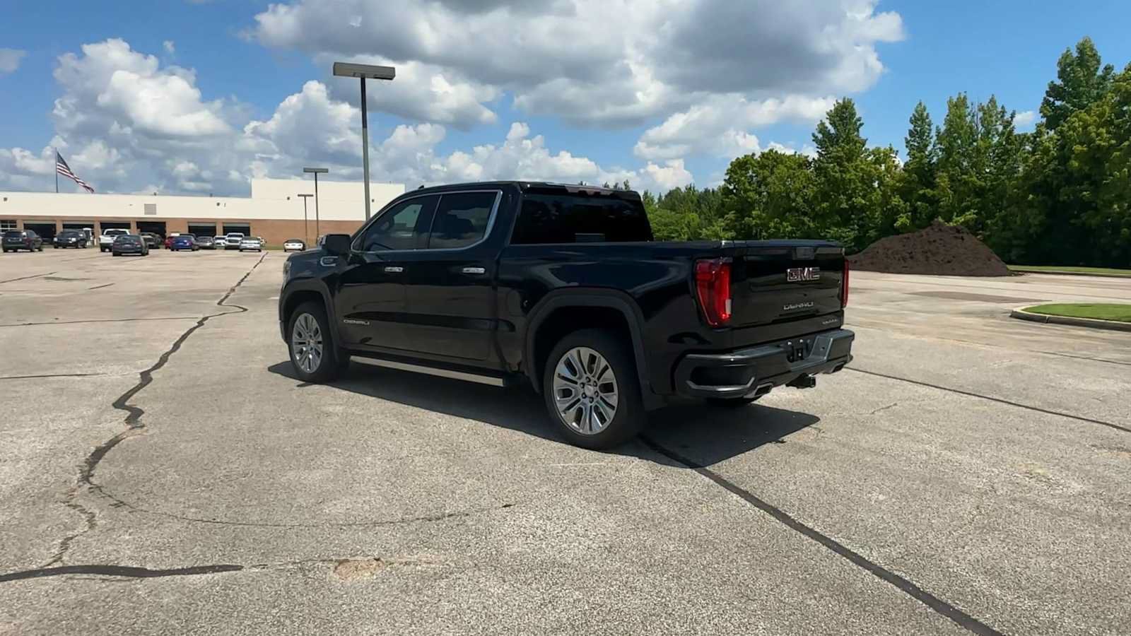 Certified 2021 GMC Sierra 1500 Denali w/ Denali Ultimate Package AWD/4WD image 6