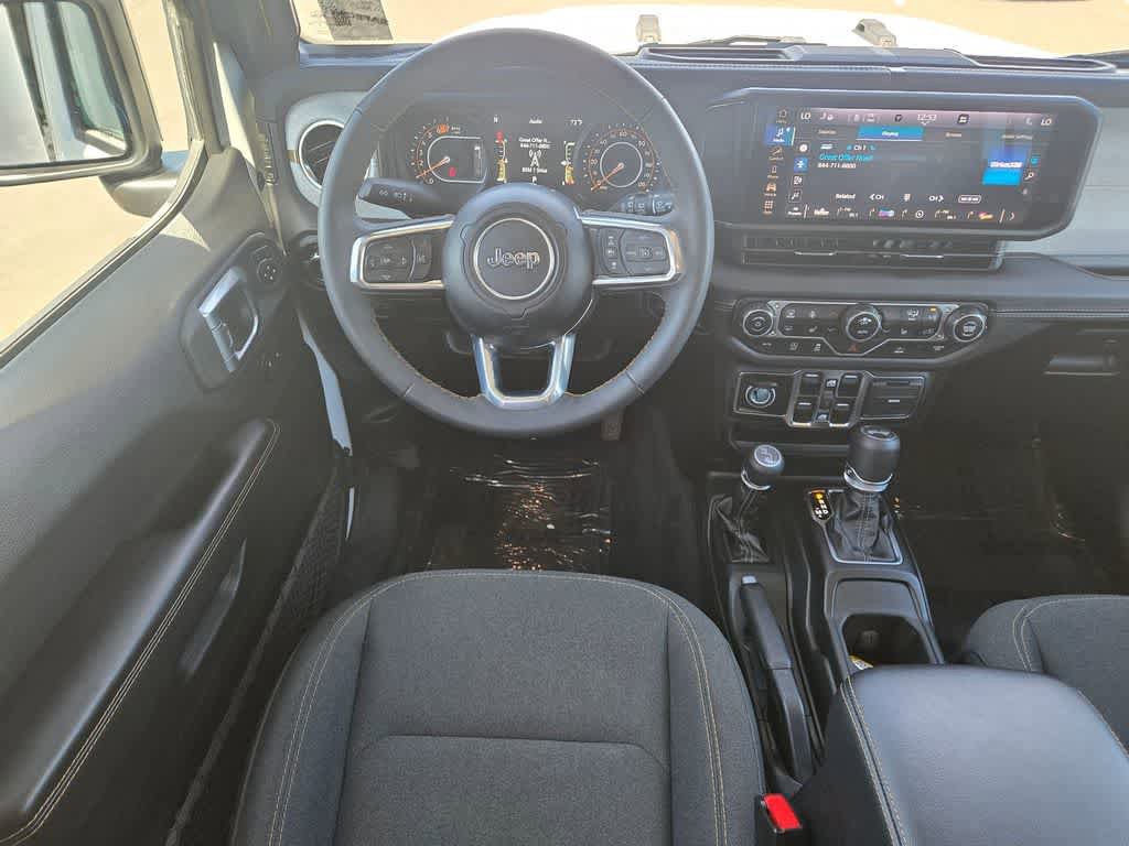 Used 2025 Jeep Wrangler Sahara AWD/4WD image 10