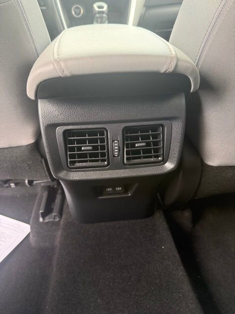 Used 2023 Toyota Venza LE image 36