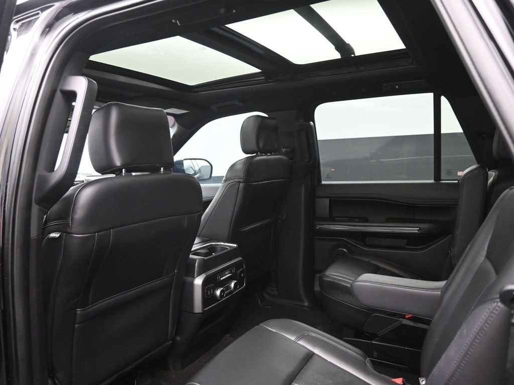 Used 2020 Ford Expedition Max XLT w/ Equipment Group 202A image 25