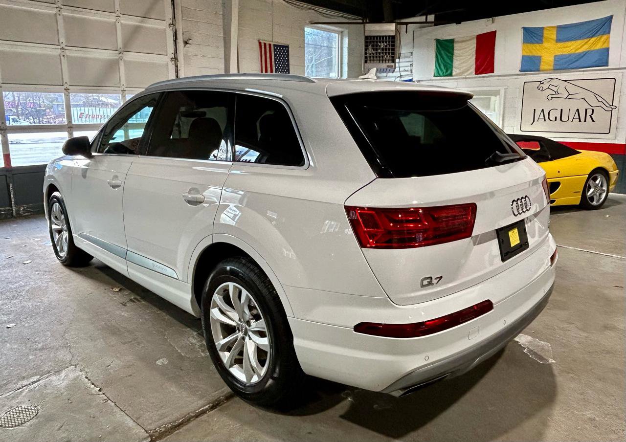 Used 2018 Audi Q7 3.0T Premium image 3