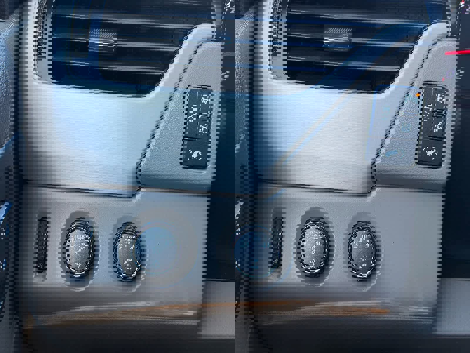 Used 2015 GMC Yukon SLT w/ Open Road Package image 20