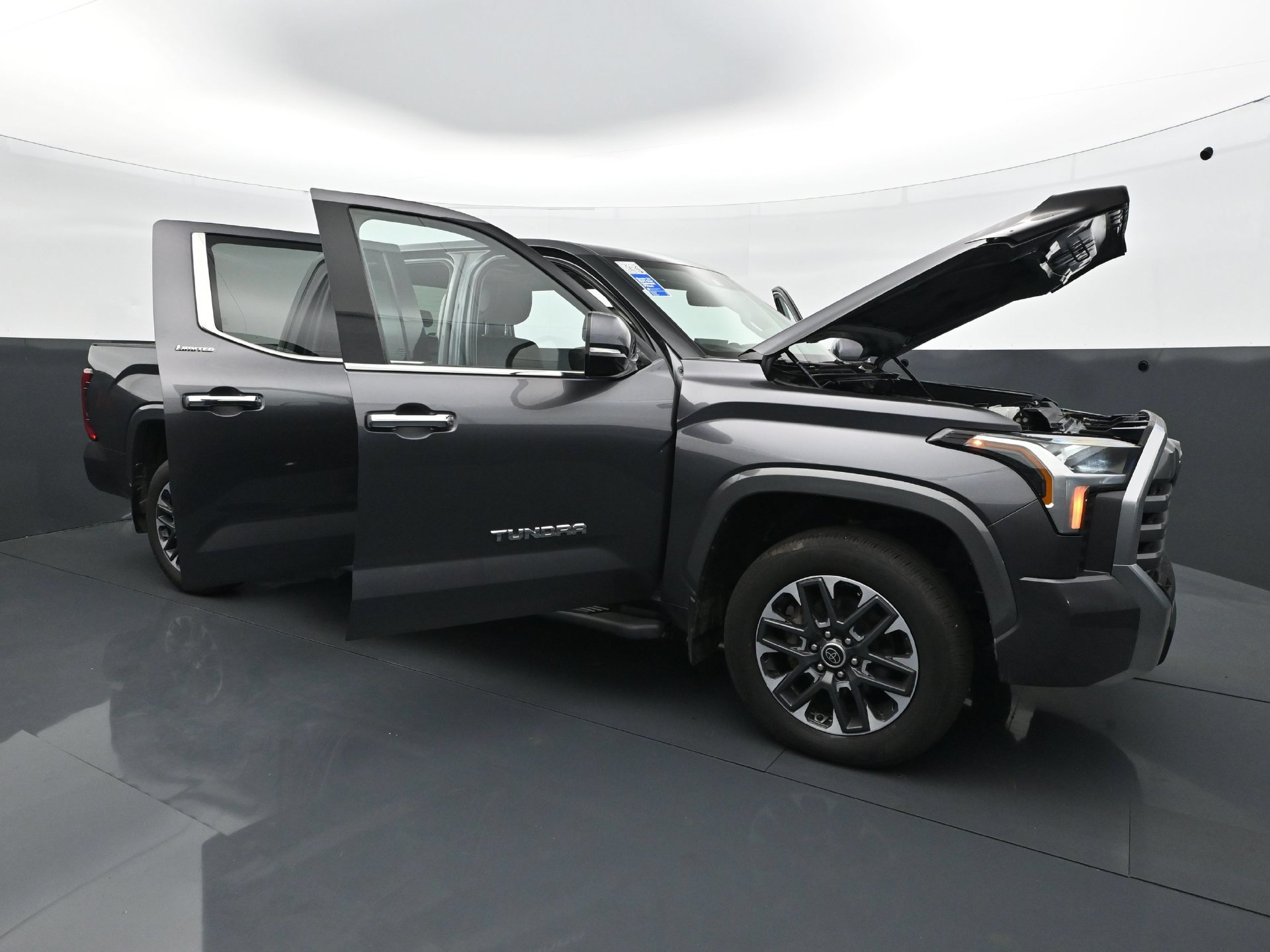 Used 2022 Toyota Tundra Limited AWD/4WD image 34