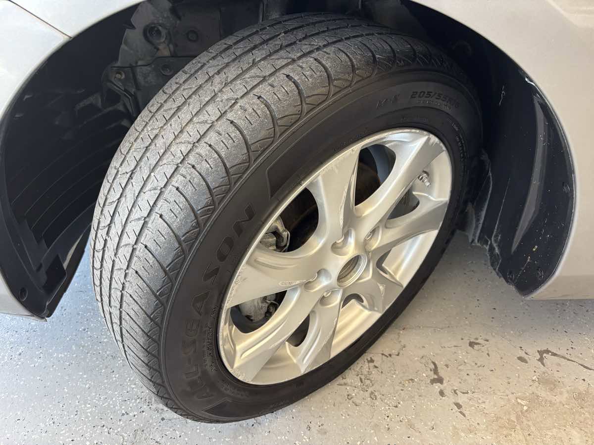 Used 2011 MAZDA MAZDA3 i Touring image 22