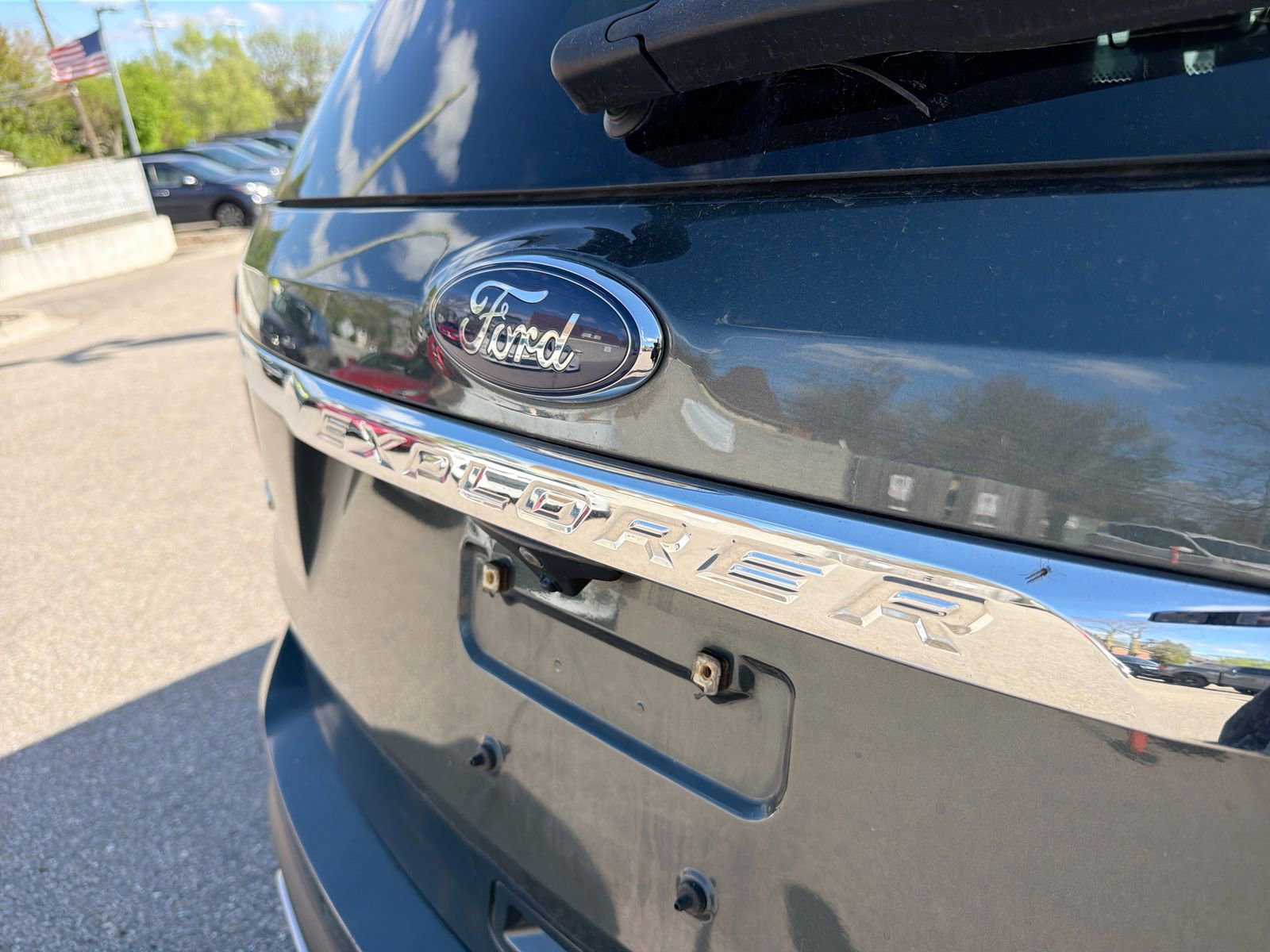 Used 2016 Ford Explorer XLT w/ Equipment Group 202A AWD/4WD image 18