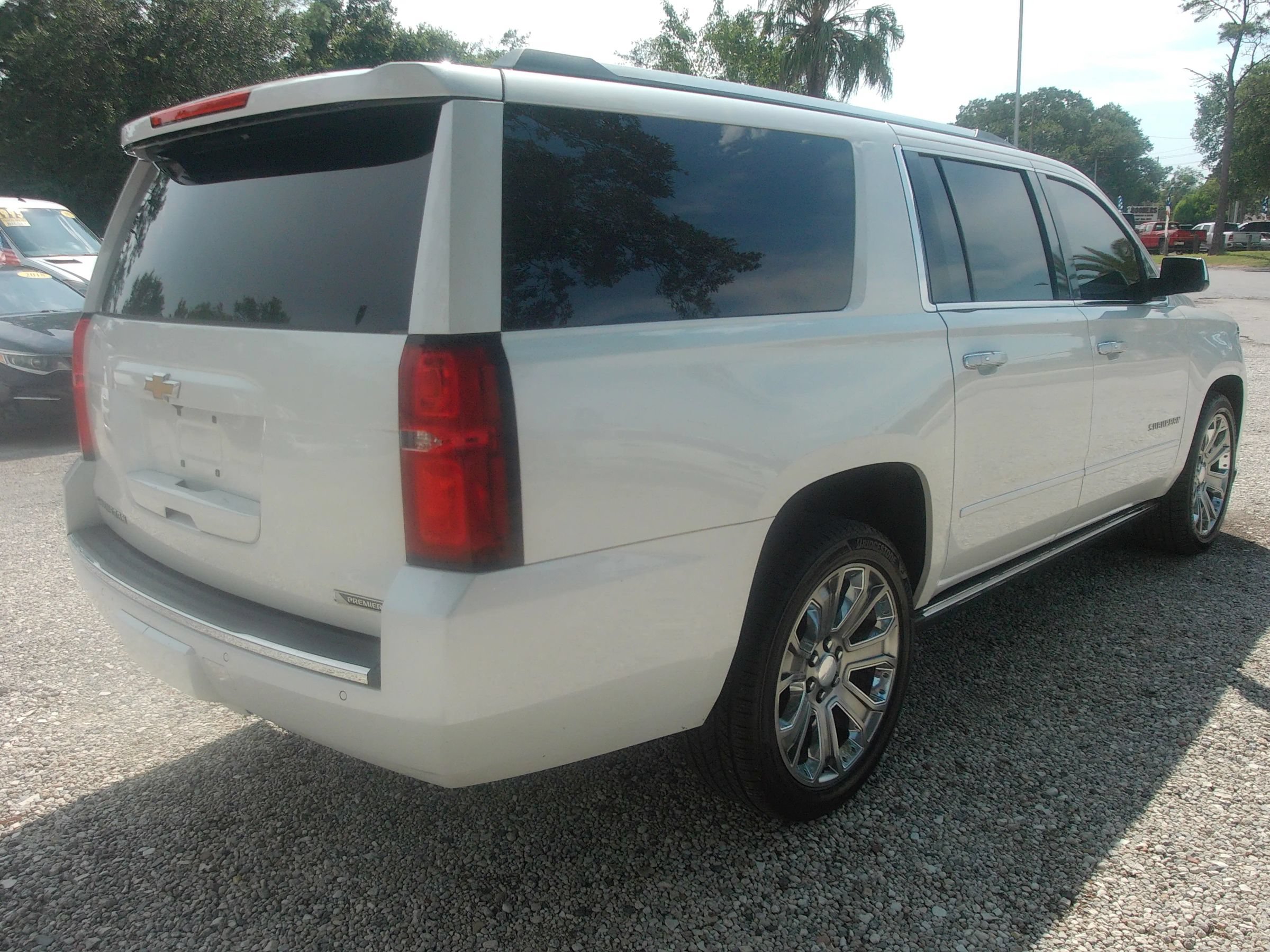 Used 2017 Chevrolet Suburban Premier RWD image 6