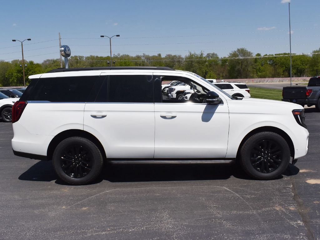 Certified 2025 Ford Expedition Active AWD/4WD image 15