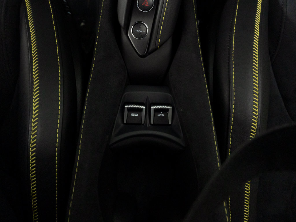 Used 2020 McLaren 720S Performance RWD image 21