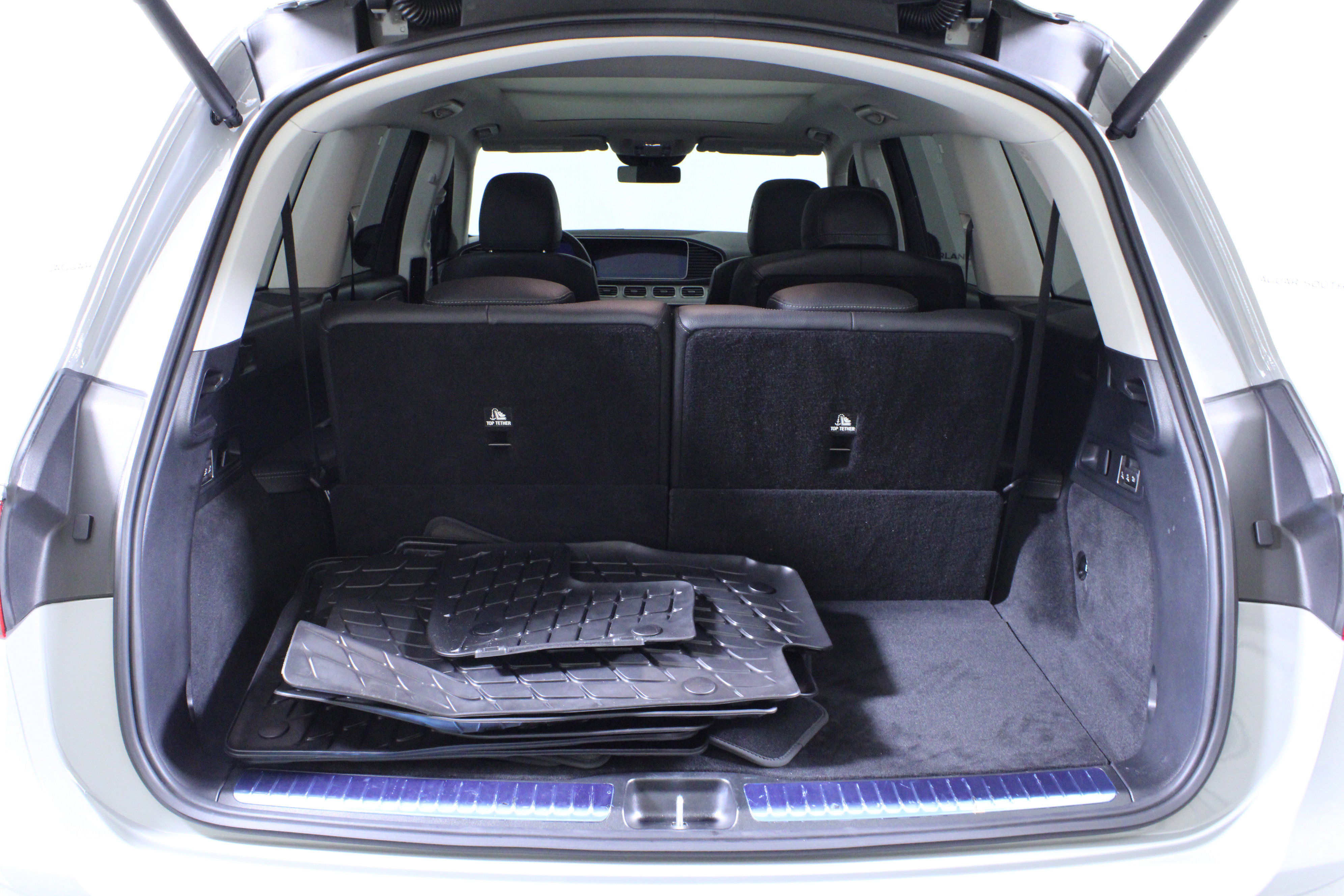 Used 2024 Mercedes-Benz GLS 450 4MATIC image 11