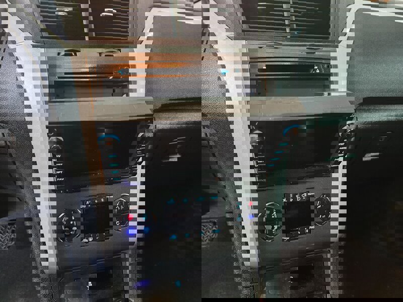 Used 2010 Chevrolet Traverse LT w/ Personal Connectivity Package image 28