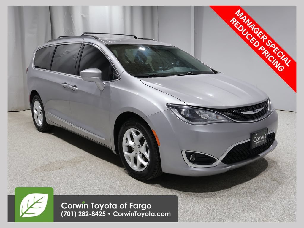 Used 2017 Chrysler Pacifica Touring-L w/ Tire & Wheel Group