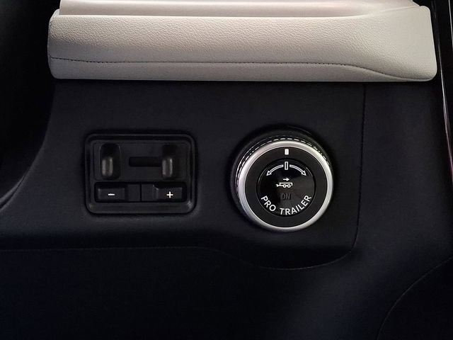 New 2026 Lincoln Navigator Reserve AWD/4WD image 16