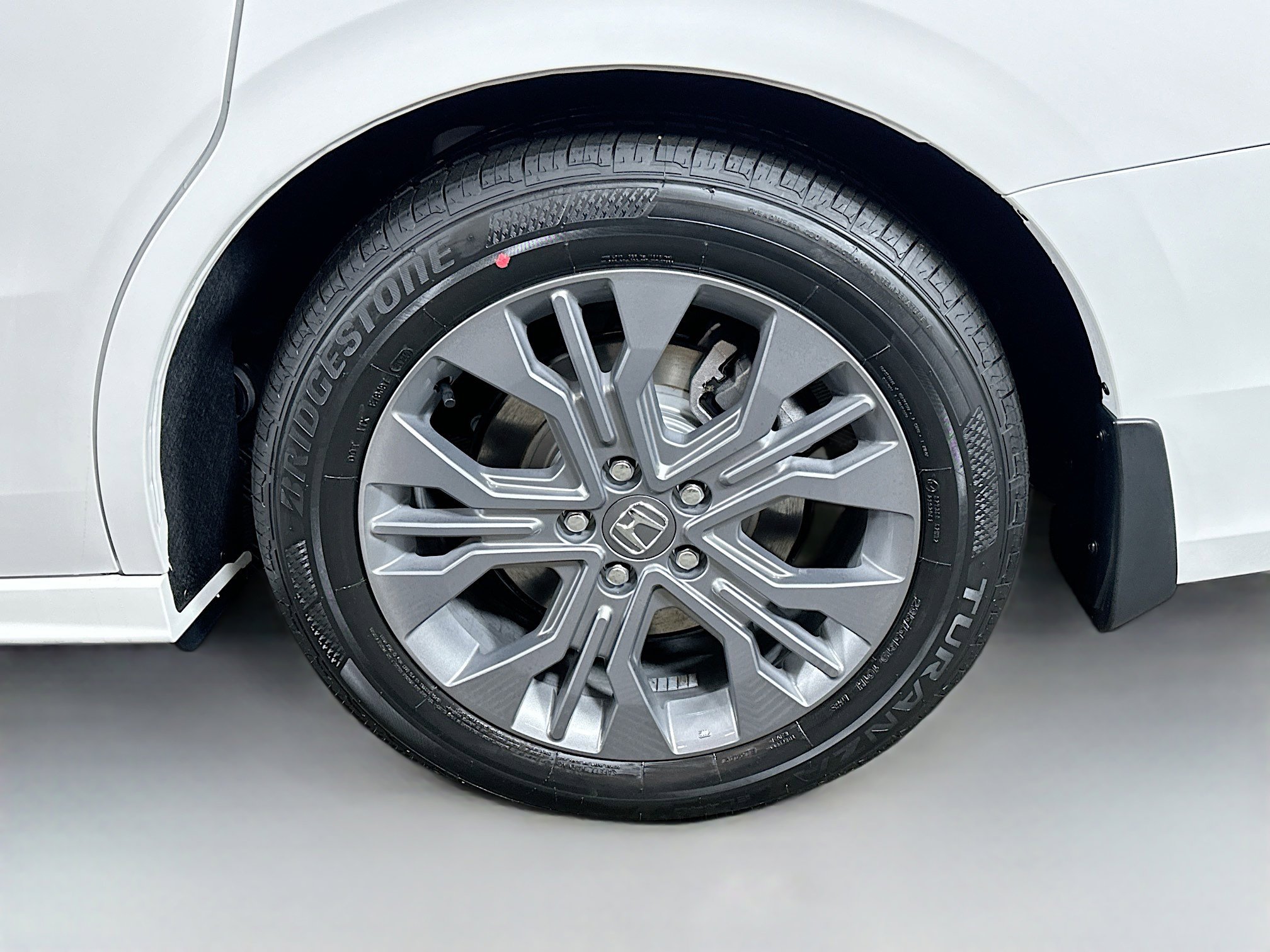 New 2026 Honda Odyssey Touring image 32