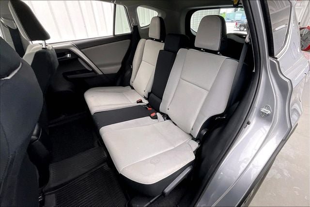 Used 2018 Toyota RAV4 XLE AWD/4WD image 20