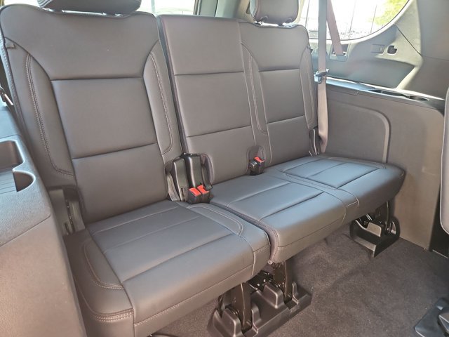 Used 2026 Chevrolet Suburban High Country AWD/4WD image 21