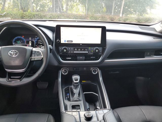 Used 2024 Toyota Grand Highlander Platinum image 14