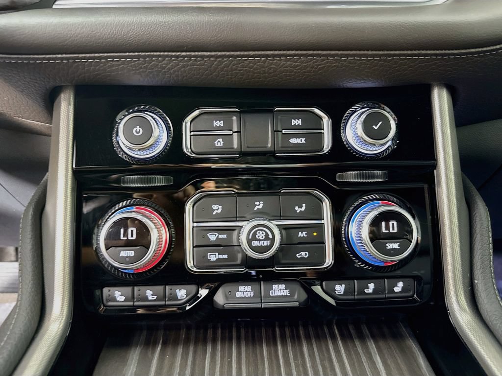 Used 2021 GMC Yukon Denali w/ Denali Premium Package RWD image 16