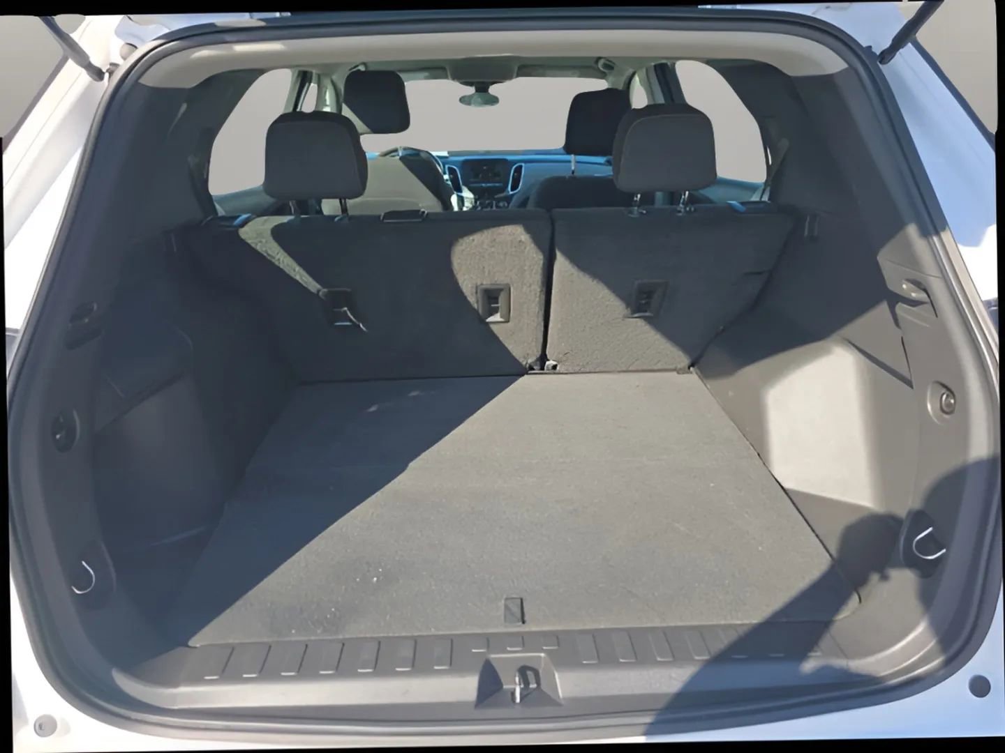 Used 2019 Chevrolet Equinox LS image 17