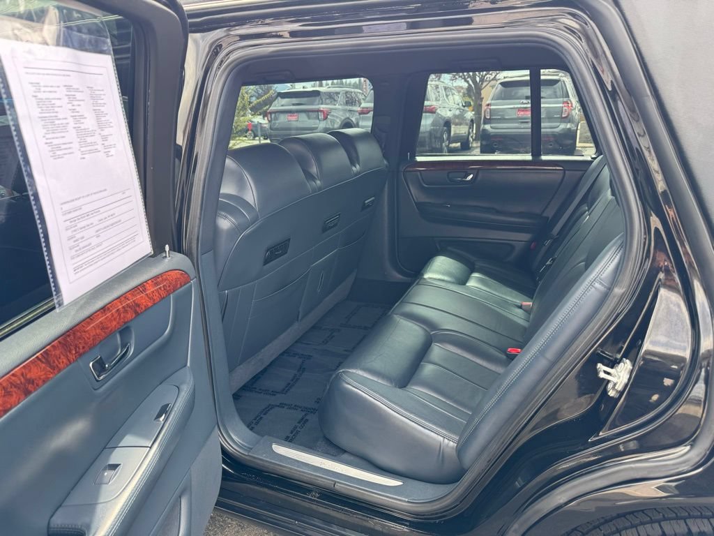 Used 2010 Cadillac DTS Limousine FWD image 17
