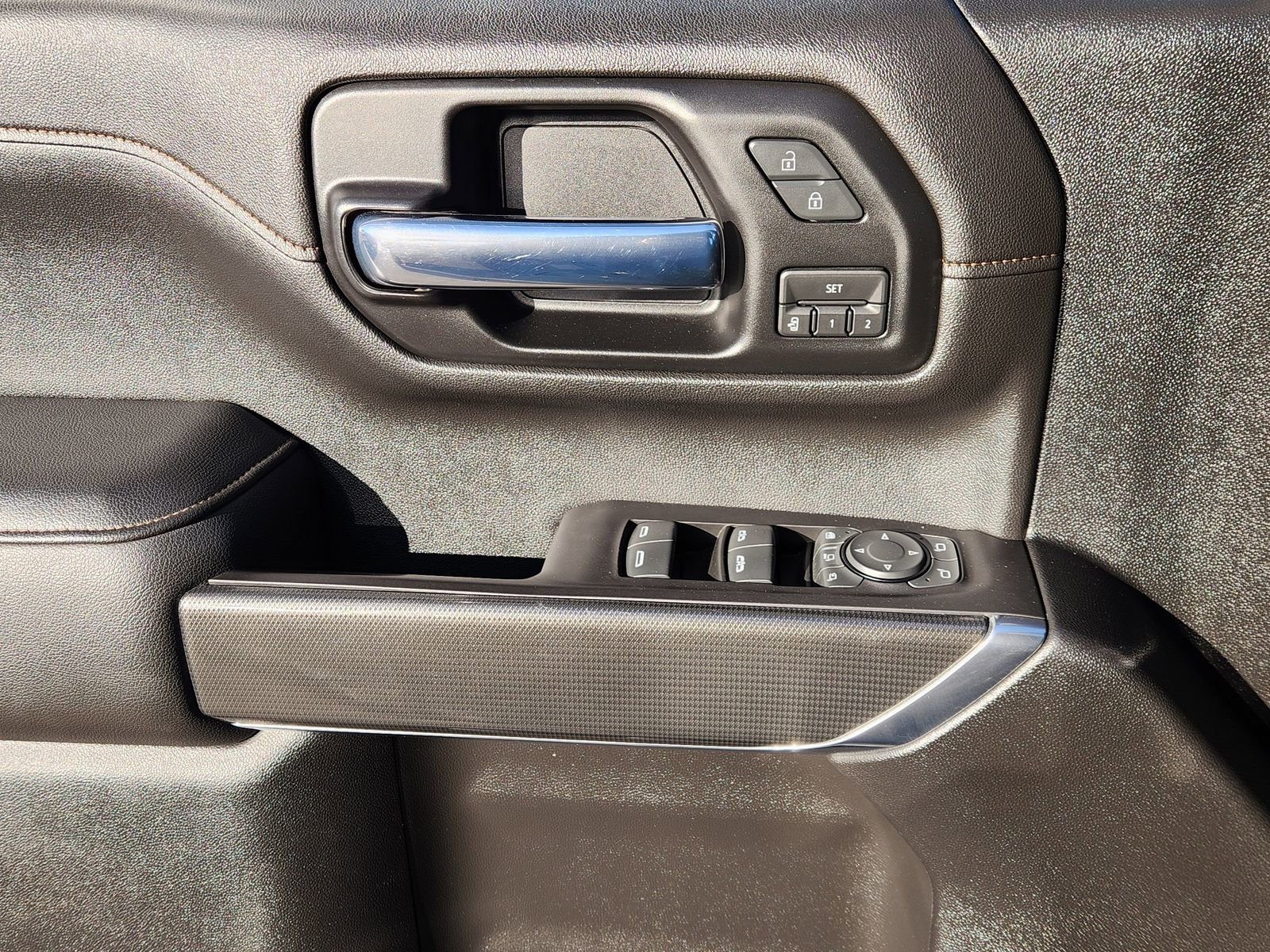 Used 2020 GMC Sierra 2500 AT4 w/ AT4 Premium Package image 27