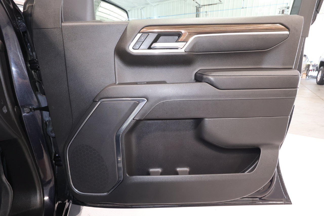 Certified 2023 Chevrolet Silverado 1500 LT Trail Boss w/ LPO, Dark Essentials Package AWD/4WD image 19