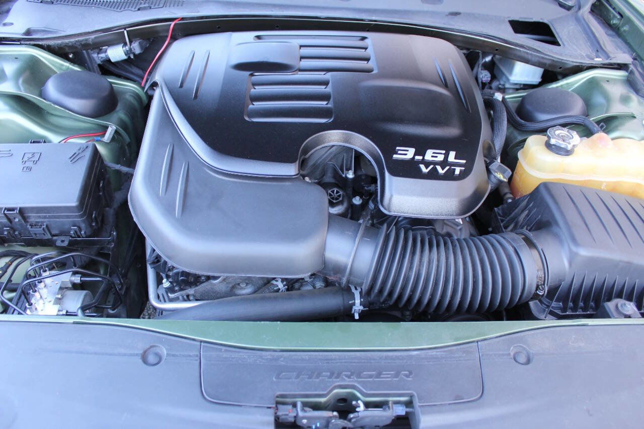 Used 2021 Dodge Charger SXT w/ Blacktop Package image 23