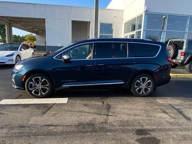 Used 2023 Chrysler Pacifica Pinnacle image 7