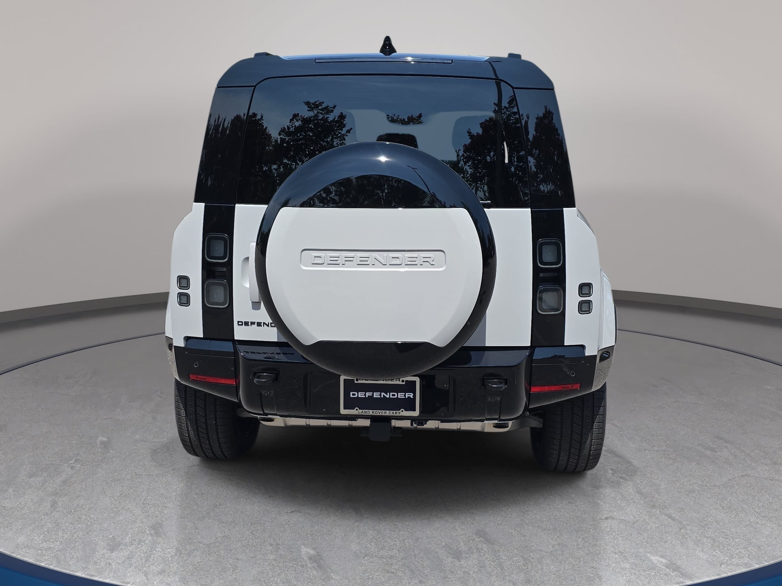 New 2026 Land Rover Defender 110 X-Dynamic SE AWD/4WD image 6