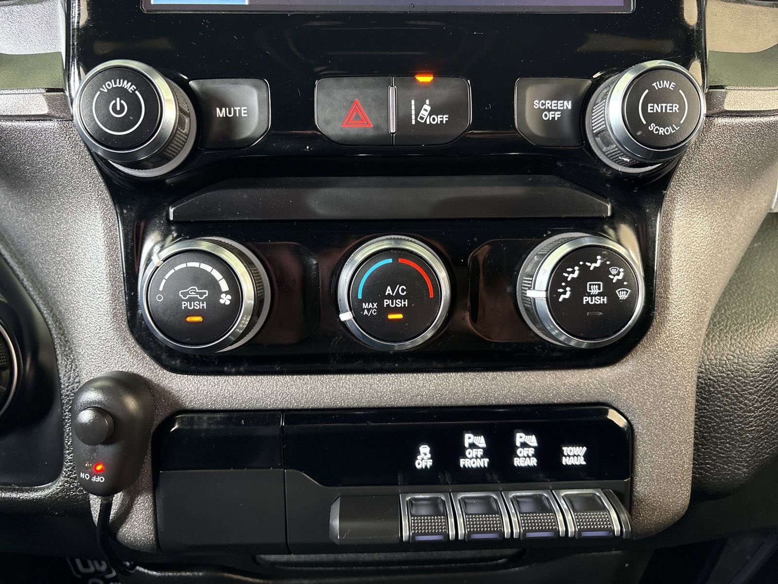 Used 2025 RAM 1500 Tradesman w/ Night Edition image 33