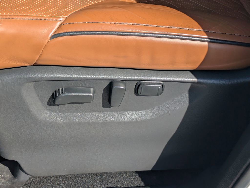 Used 2024 INFINITI QX80 Sensory image 21