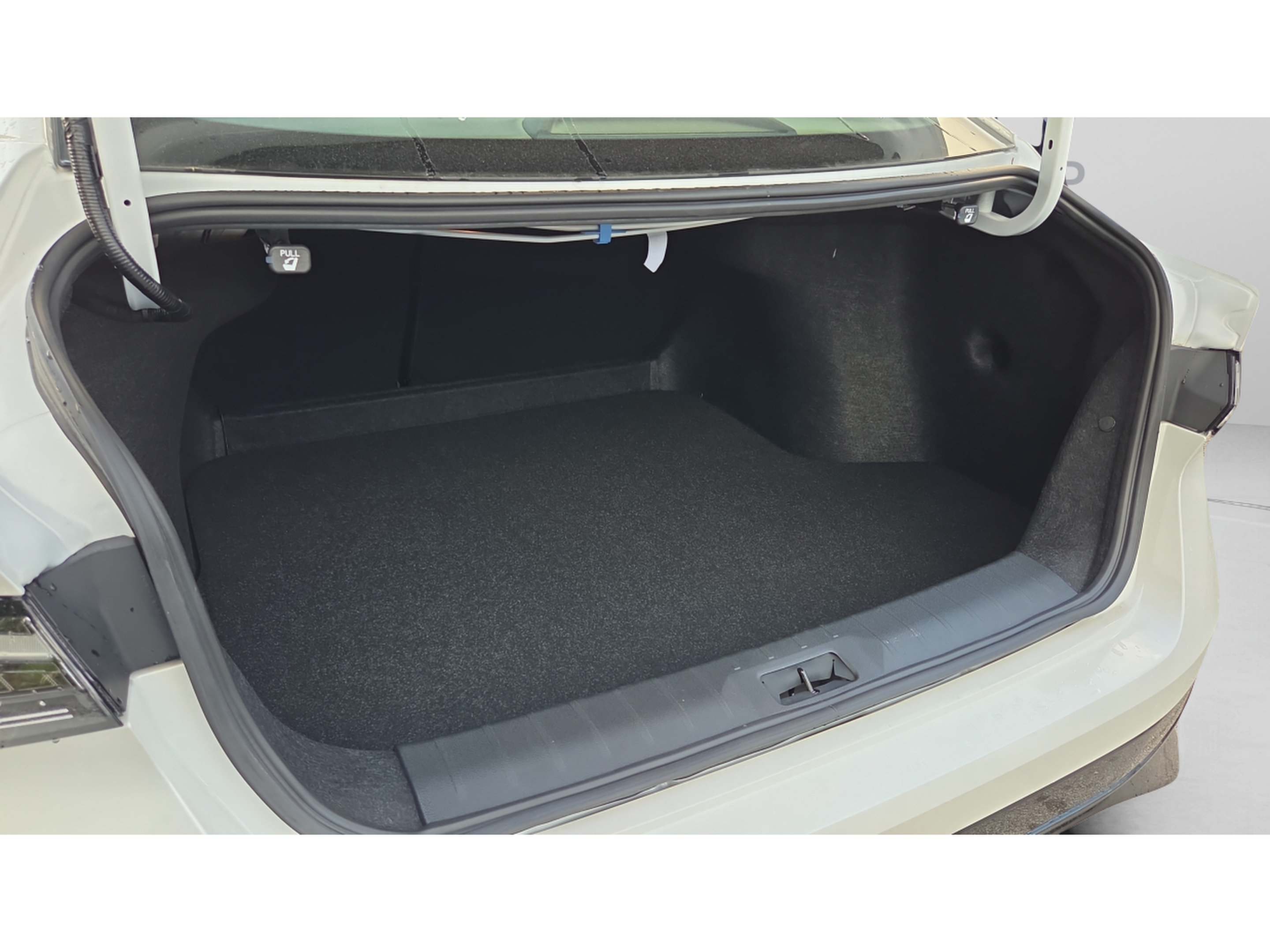New 2027 Nissan Sentra SR w/ Floor Mat Package FWD image 13