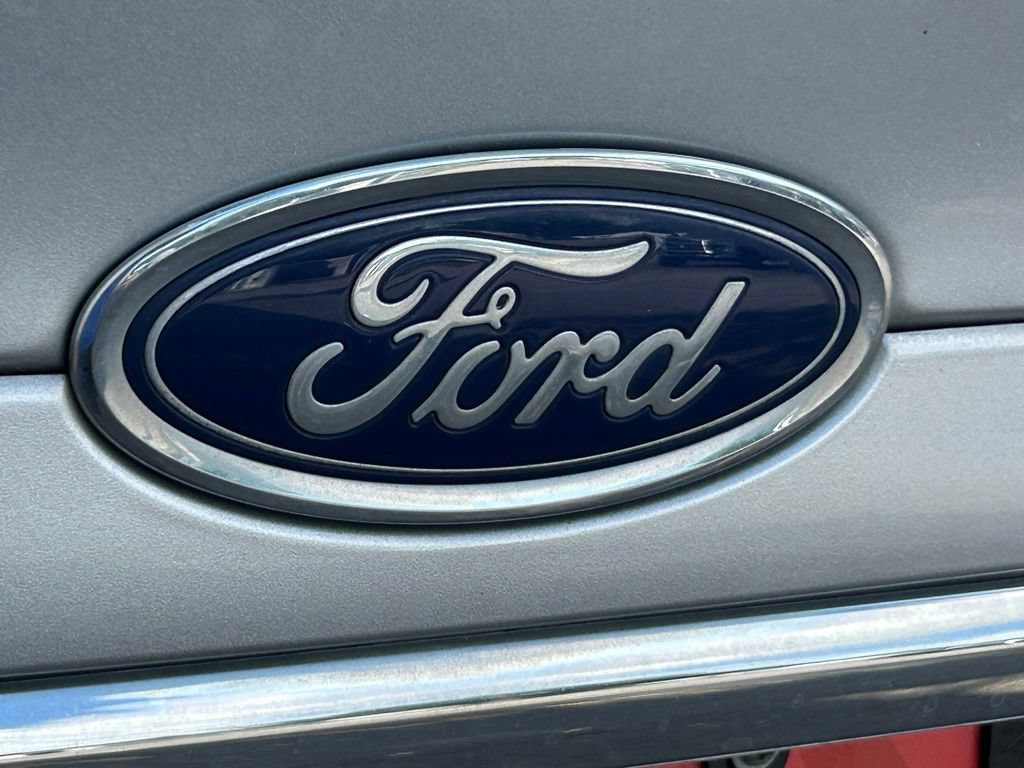 Used 2017 Ford Fusion SE w/ Equipment Group 201A FWD image 22