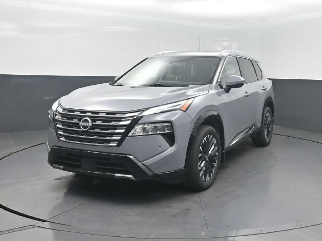 Used 2024 Nissan Rogue Platinum FWD image 2