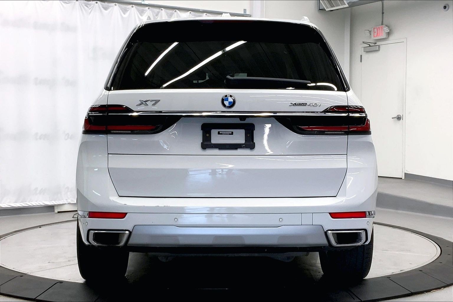 Used 2024 BMW X7 xDrive40i w/ Executive Package AWD/4WD image 5