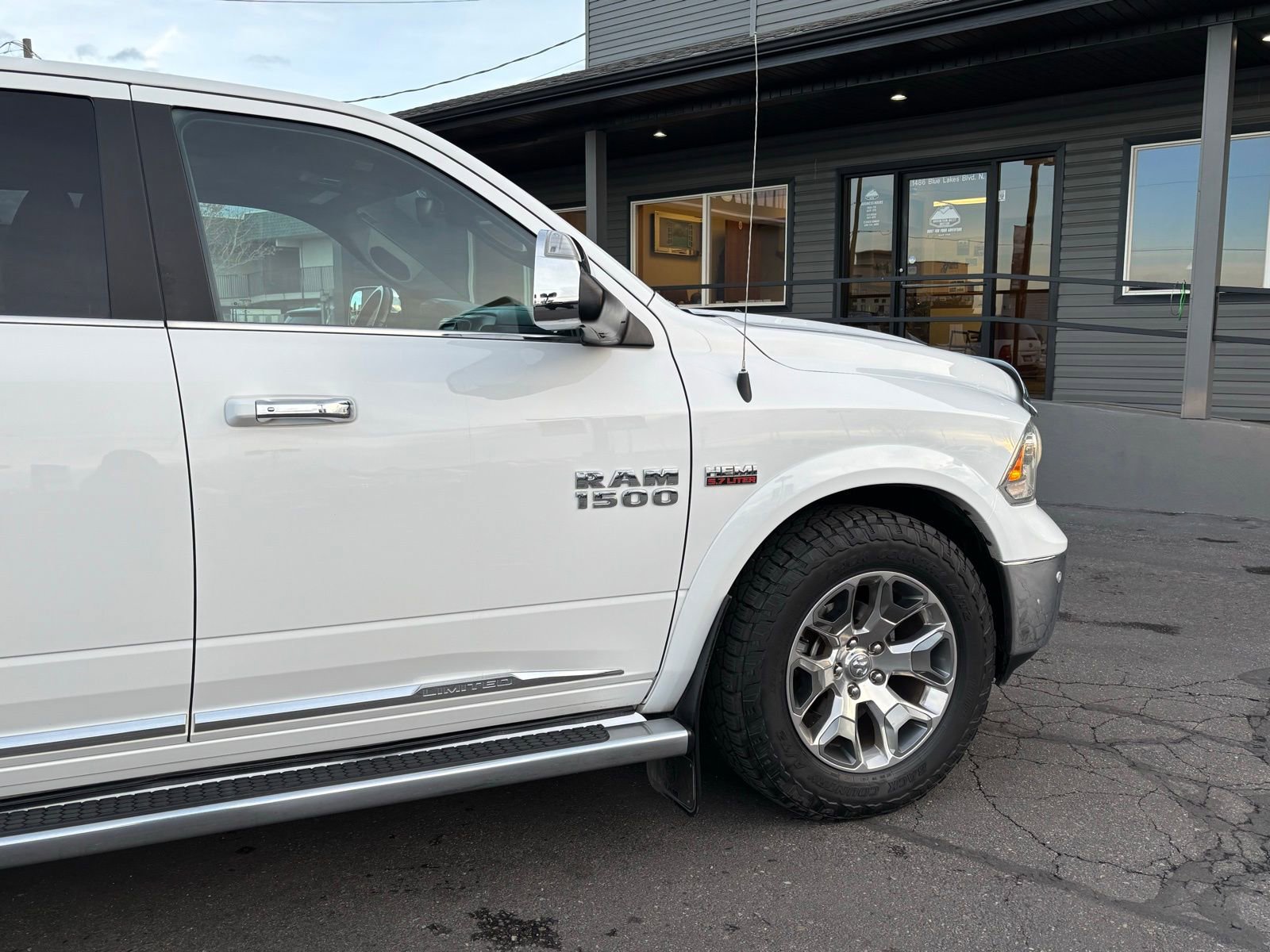 Used 2017 RAM 1500 Limited AWD/4WD image 4
