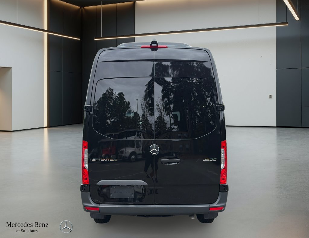 Used 2025 Mercedes-Benz Sprinter 2500 image 5
