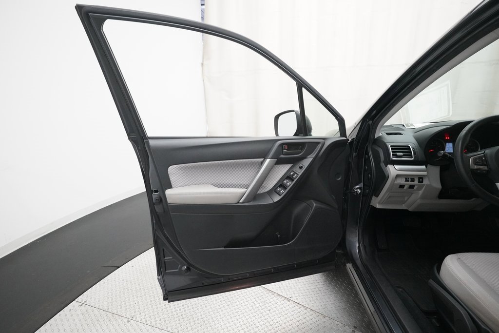 Used 2017 Subaru Forester 2.5i w/ Alloy Wheel Package image 27