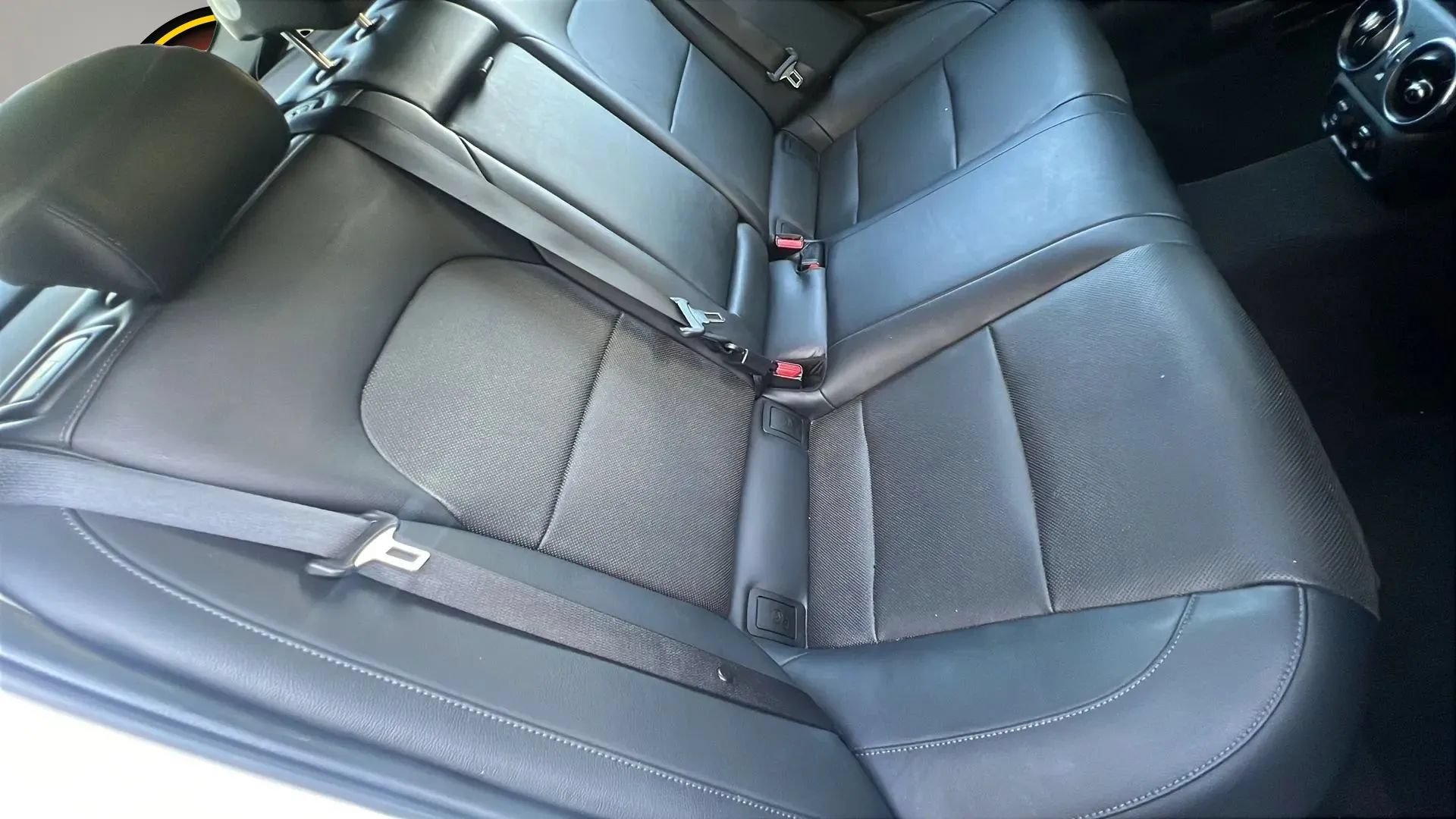 Used 2018 Kia Stinger RWD image 15