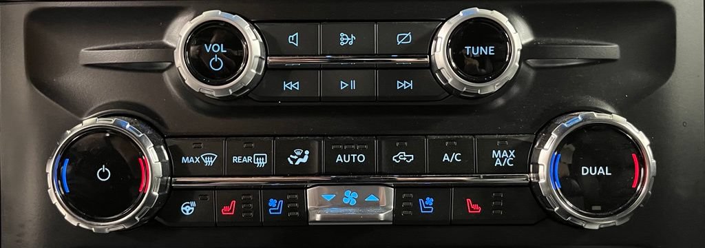 Used 2024 Ford F350 Platinum w/ Tremor Off-Road Package AWD/4WD image 39
