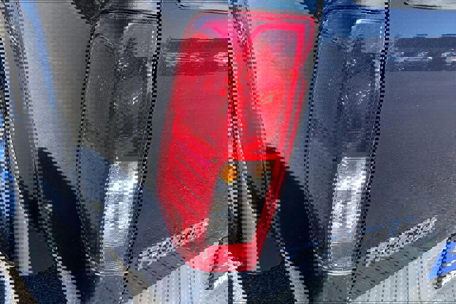 Used 2020 Nissan Frontier SV image 28