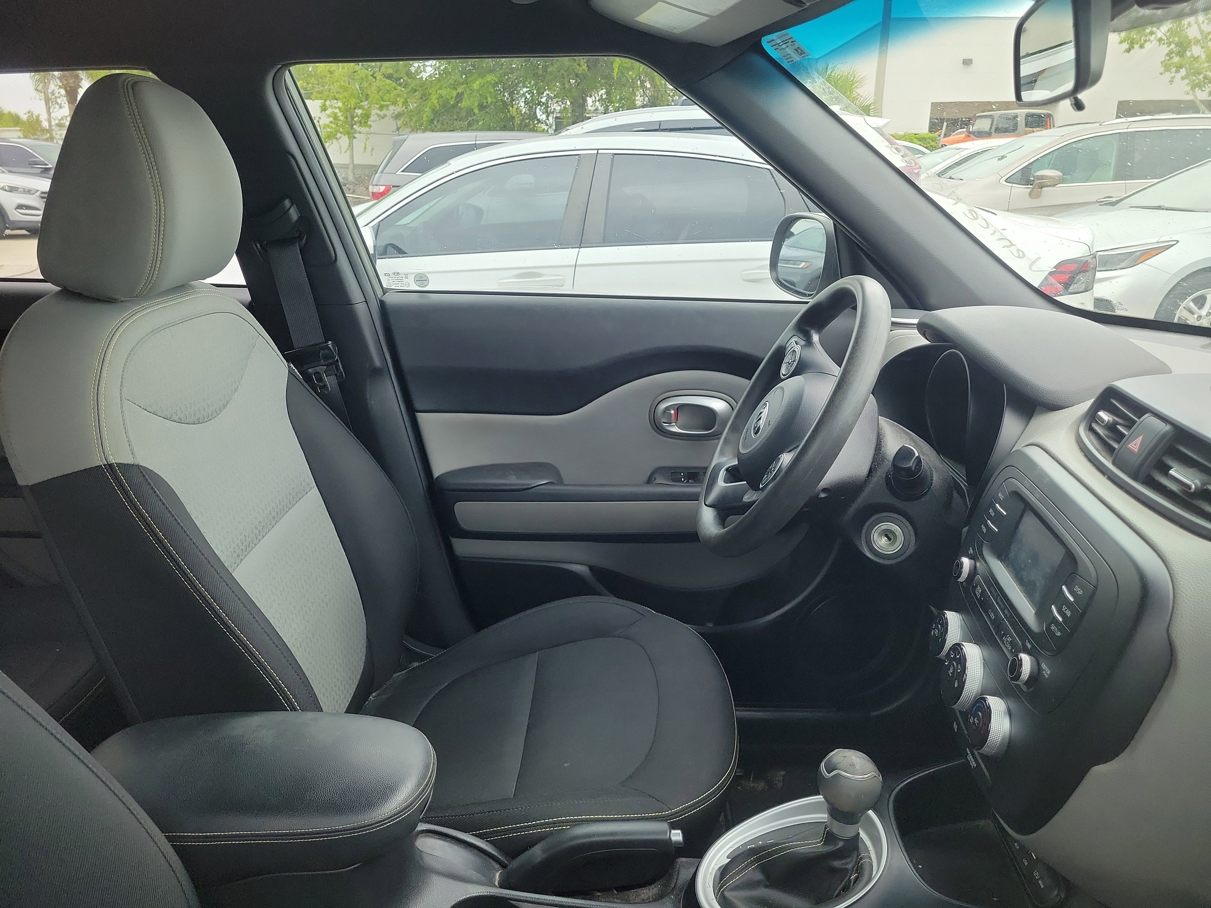 Used 2016 Kia Soul + FWD image 9