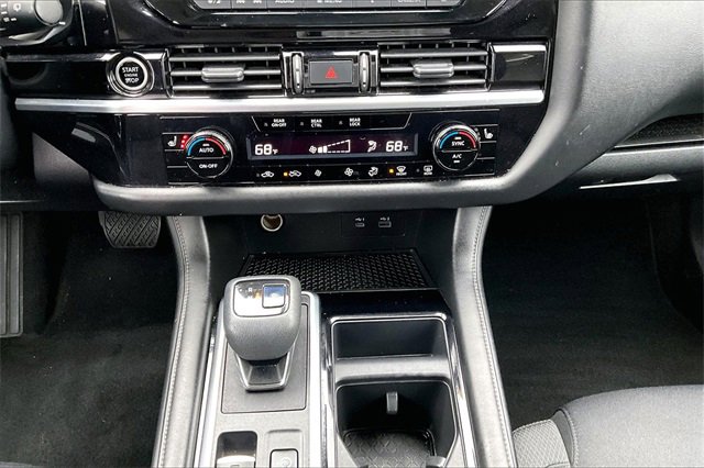 Used 2022 Nissan Pathfinder SV image 24