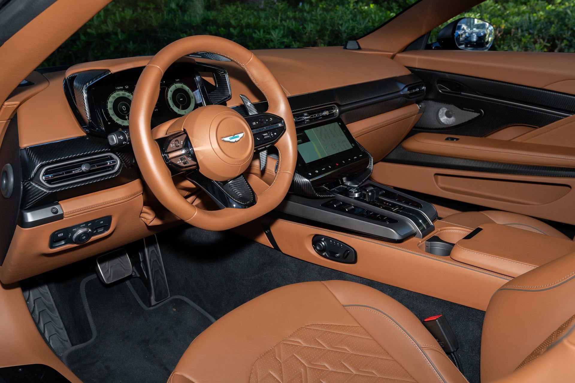 Used 2025 Aston Martin Vanquish RWD image 14