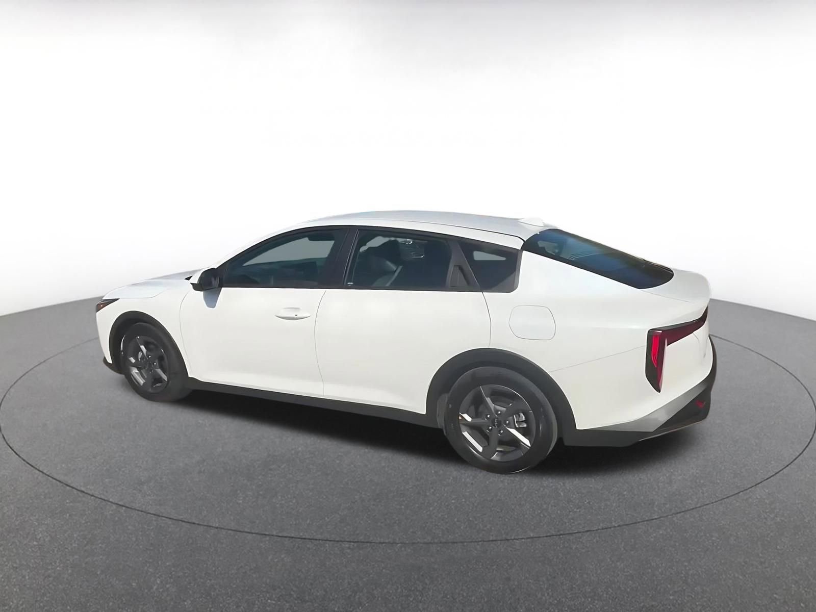 Used 2025 Kia K4 LXS image 9