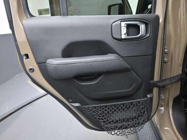 Used 2020 Jeep Gladiator Overland w/ Popular Equipment Package image 14