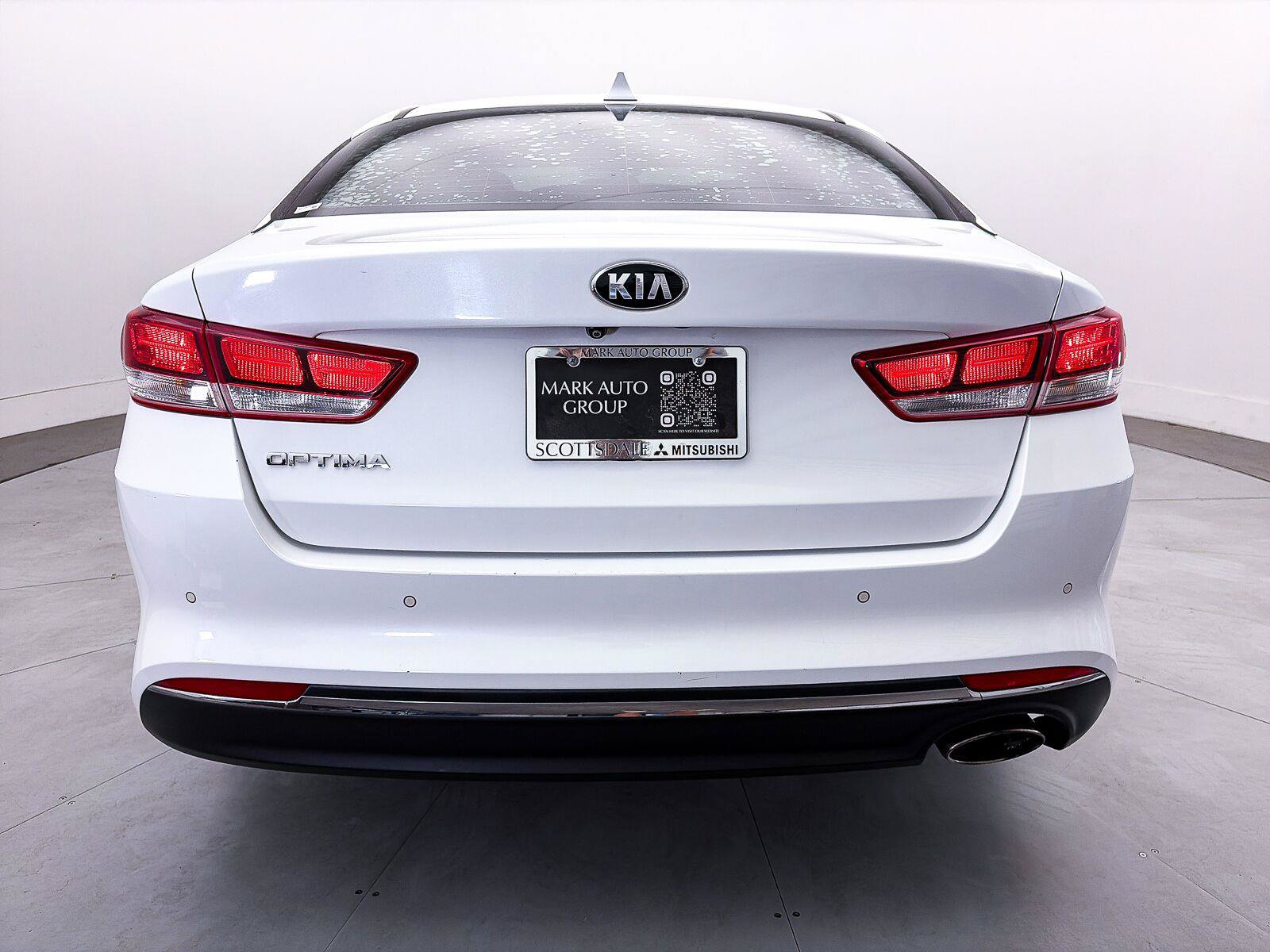 Used 2018 Kia Optima LX w/ 17" Alloy Wheels Package FWD image 9