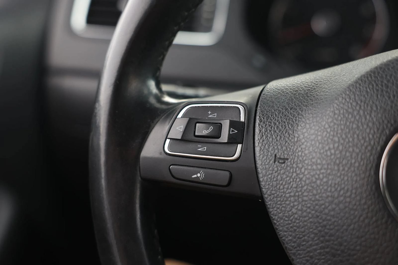 Used 2012 Volkswagen Jetta SE FWD image 26